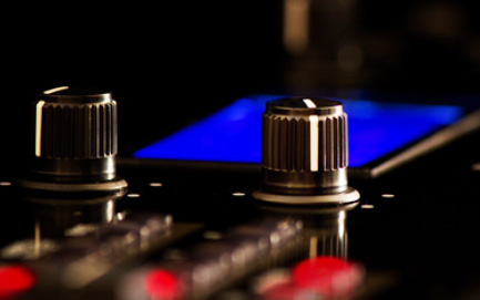 REAL-TIME CONTROL KNOBS